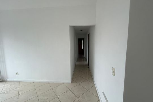 Corredor de apartamento para alugar com 2 quartos, 77m² em Quintino Bocaiúva, Rio de Janeiro