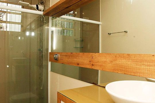 Banheiro de apartamento para alugar com 1 quarto, 48m² em Cidade Baixa, Porto Alegre