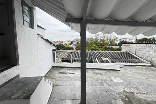 Quintal de casa para alugar com 2 quartos, 70m² em Vila Vitória, Santo André