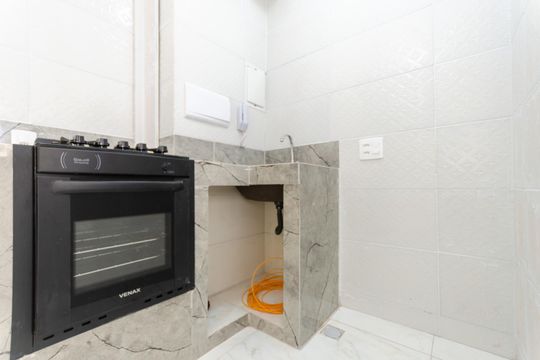 Cozinha de apartamento para alugar com 1 quarto, 32m² em Jaraguá, São Paulo