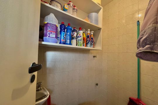 Banheiro de serviço de apartamento à venda com 3 quartos, 94m² em Vila Mascote, São Paulo