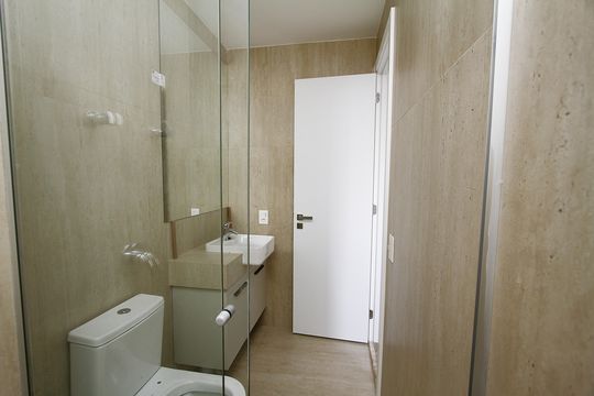 Banheiro da Suíte 2 de apartamento para alugar com 3 quartos, 115m² em Savassi, Belo Horizonte