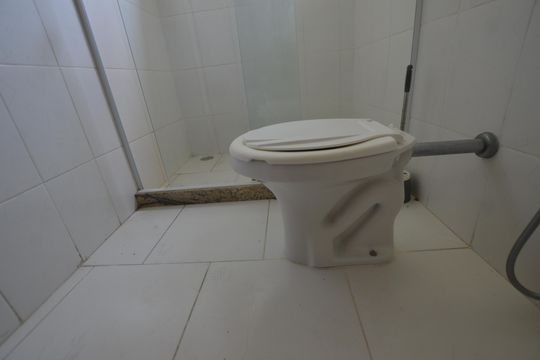 Banheiro 2 de casa para alugar com 2 quartos, 121m² em Vila Valqueire, Rio de Janeiro