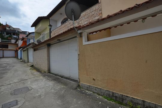 Hall de entrada de casa para alugar com 2 quartos, 121m² em Vila Valqueire, Rio de Janeiro