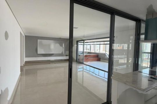 Apartamento à venda com 4 quartos, 226m² em Setor Marista, Goiânia