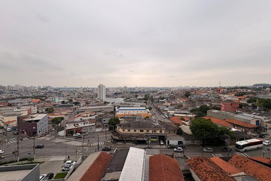 Vista da sala  de apartamento para alugar com 2 quartos, 42m² em Santa Maria, Santo André
