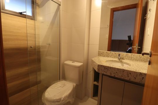 Banheiro de kitnet/studio para alugar com 1 quarto, 22m² em Caminho das Árvores, Salvador