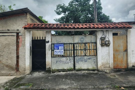 Fachada de casa para alugar com 3 quartos, 50m² em Colubandê, São Gonçalo