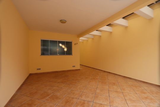 Garagem de casa à venda com 3 quartos, 144m² em Quinta da Paineira, São Paulo
