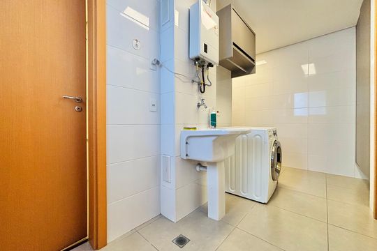 Lavanderia de apartamento para alugar com 3 quartos, 172m² em Centro Empresarial Tamboré, Santana de Parnaíba