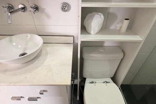 Banheiro social  de apartamento para alugar com 2 quartos, 66m² em Rudge Ramos, São Bernardo do Campo