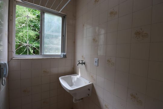 Área de Serviço de apartamento para alugar com 2 quartos, 52m² em Trobogy, Salvador