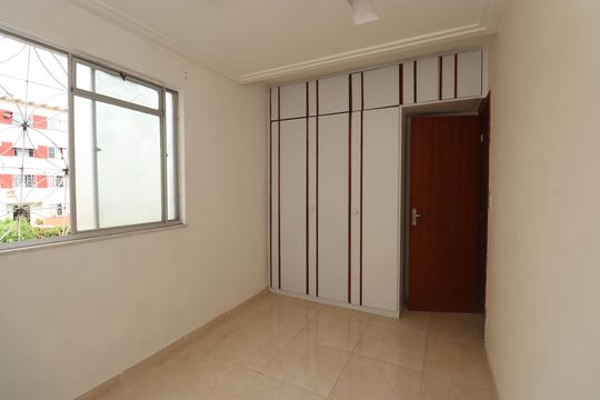 Quarto 2 de apartamento para alugar com 2 quartos, 52m² em Trobogy, Salvador