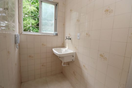 Área de Serviço de apartamento para alugar com 2 quartos, 52m² em Trobogy, Salvador