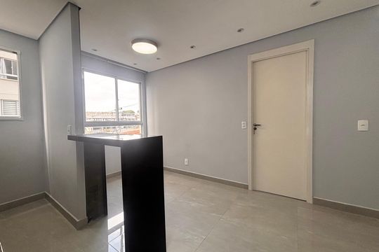Apartamento para alugar com 1 quarto, 28m² em Chacara Santa Lucia, Carapicuíba