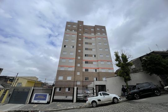 Fachada + Placa de apartamento para alugar com 2 quartos, 38m² em Itaquera, São Paulo