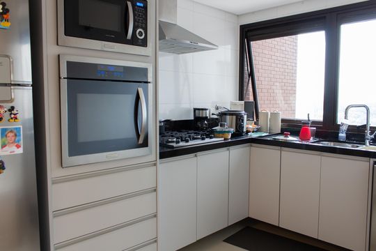 Cozinha de apartamento para alugar com 4 quartos, 168m² em Santo Amaro, São Paulo