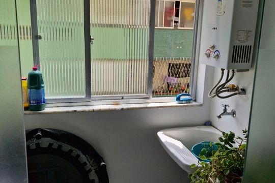 Área de serviço de apartamento à venda com 2 quartos, 68m² em Santo Antônio, Porto Alegre