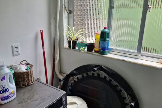Área de serviço de apartamento à venda com 2 quartos, 68m² em Santo Antônio, Porto Alegre