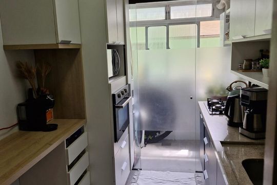 Cozinha de apartamento à venda com 2 quartos, 68m² em Santo Antônio, Porto Alegre