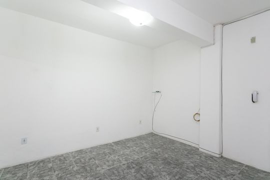 Sala  de casa para alugar com 2 quartos, 98m² em Jardim das Camelias, São Paulo