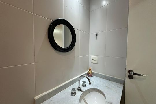 Banheiro da Suíte de apartamento para alugar com 2 quartos, 44m² em Vila Pouso Alegre, Barueri