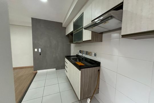 Cozinha de apartamento para alugar com 2 quartos, 44m² em Vila Pouso Alegre, Barueri