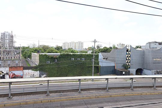 Vista da Suíte de apartamento para alugar com 2 quartos, 120m² em Jardim Itu, Porto Alegre