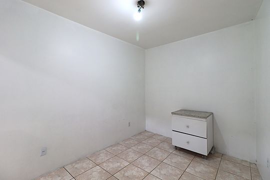 Quarto de serviço de apartamento para alugar com 2 quartos, 120m² em Jardim Itu, Porto Alegre