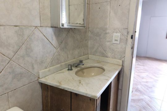 Banheiro da Suíte de apartamento para alugar com 2 quartos, 120m² em Jardim Itu, Porto Alegre
