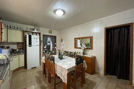 Casa à venda com 2 quartos, 180m² em Santa Teresa, São Leopoldo