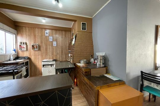 Casa à venda com 2 quartos, 180m² em Santa Teresa, São Leopoldo