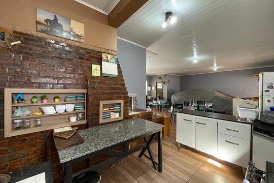 Casa à venda com 2 quartos, 180m² em Santa Teresa, São Leopoldo