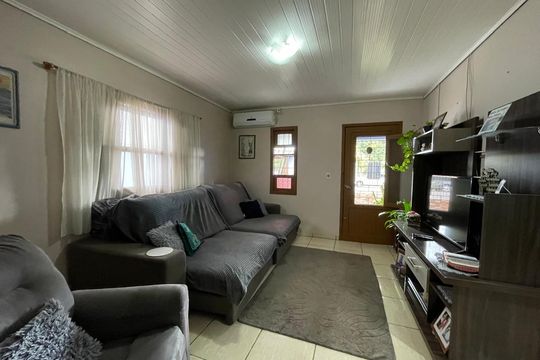 Casa à venda com 2 quartos, 180m² em Santa Teresa, São Leopoldo