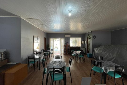 Casa à venda com 2 quartos, 180m² em Santa Teresa, São Leopoldo