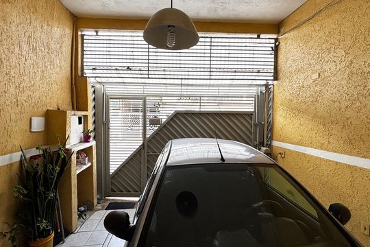 Garagem de casa à venda com 2 quartos, 105m² em Centreville, Santo André