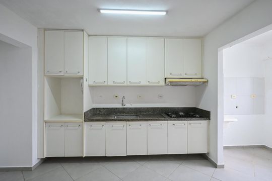 Cozinha de apartamento para alugar com 2 quartos, 78m² em Chácara Agrindus, Taboão da Serra