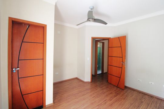 Suíte 1 de casa para alugar com 2 quartos, 110m² em Jardim Lallo, São Paulo