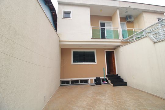 Fachada de casa para alugar com 2 quartos, 110m² em Jardim Lallo, São Paulo
