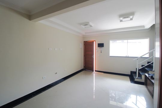 Sala de casa para alugar com 2 quartos, 110m² em Jardim Lallo, São Paulo