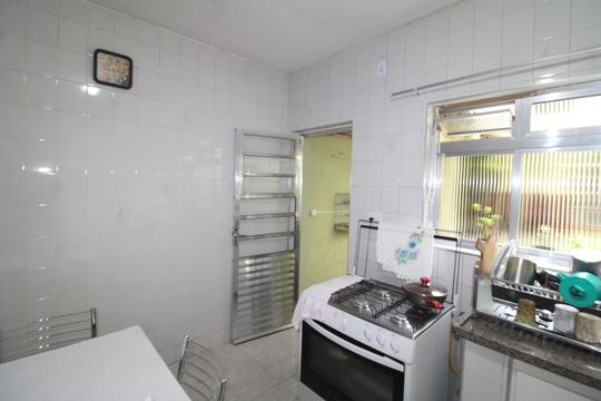 Cozinha de casa à venda com 2 quartos, 86m² em Vila Ester (zona Norte), São Paulo