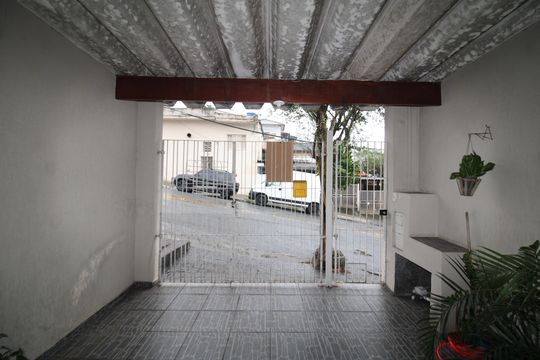 Garagem de casa à venda com 2 quartos, 86m² em Vila Ester (zona Norte), São Paulo