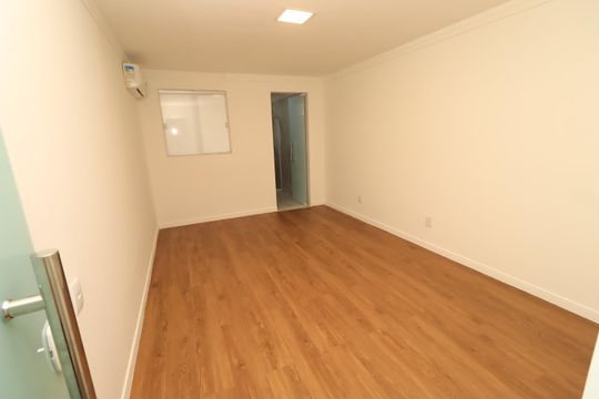 Casa para alugar com 2 quartos, 120m² em Imbuí, Salvador