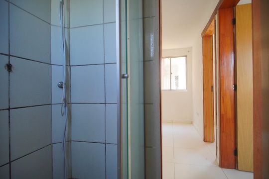 Banheiro de apartamento para alugar com 2 quartos, 49m² em Centro, São Leopoldo