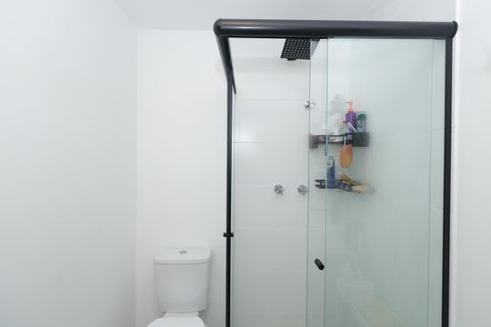 Banheiro de apartamento à venda com 1 quarto, 27m² em Vila Zilda, São Paulo