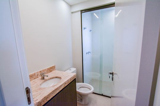Banheiro da Suíte 2 de apartamento à venda com 2 quartos, 106m² em Vila Assunção, Santo André