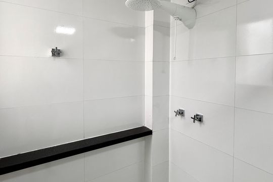Banheiro Suíte 1 de apartamento para alugar com 3 quartos, 107m² em Campo Belo, São Paulo