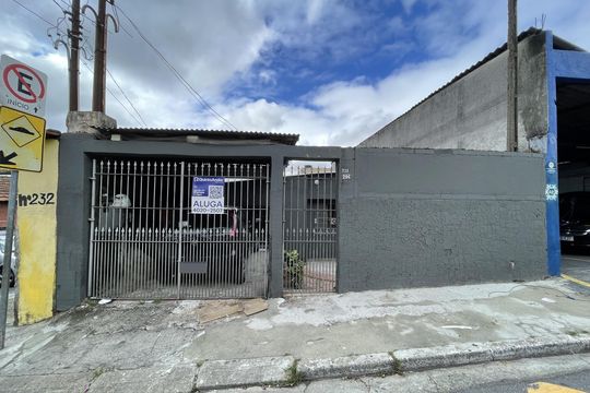 Fachada + Placa de casa para alugar com 2 quartos, 240m² em Jardim Penha, São Paulo