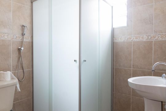 Banheiro de casa para alugar com 3 quartos, 108m² em Conjunto Residencial Butanta, São Paulo