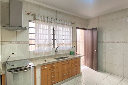 Cozinha de casa para alugar com 3 quartos, 120m² em Ayrosa, Osasco